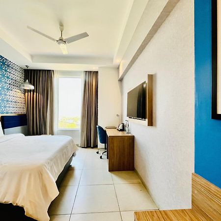 Hometel Alambagh Lucknow - A Sarovar Hotel Εξωτερικό φωτογραφία