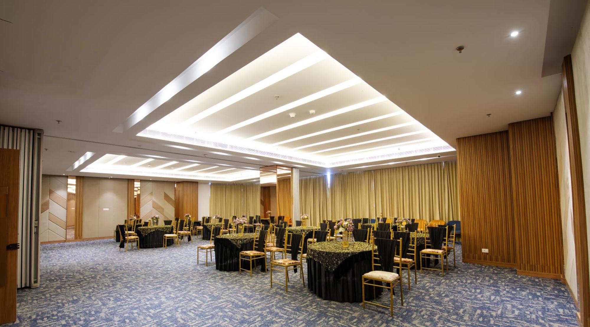 Hometel Alambagh Lucknow - A Sarovar Hotel Εξωτερικό φωτογραφία