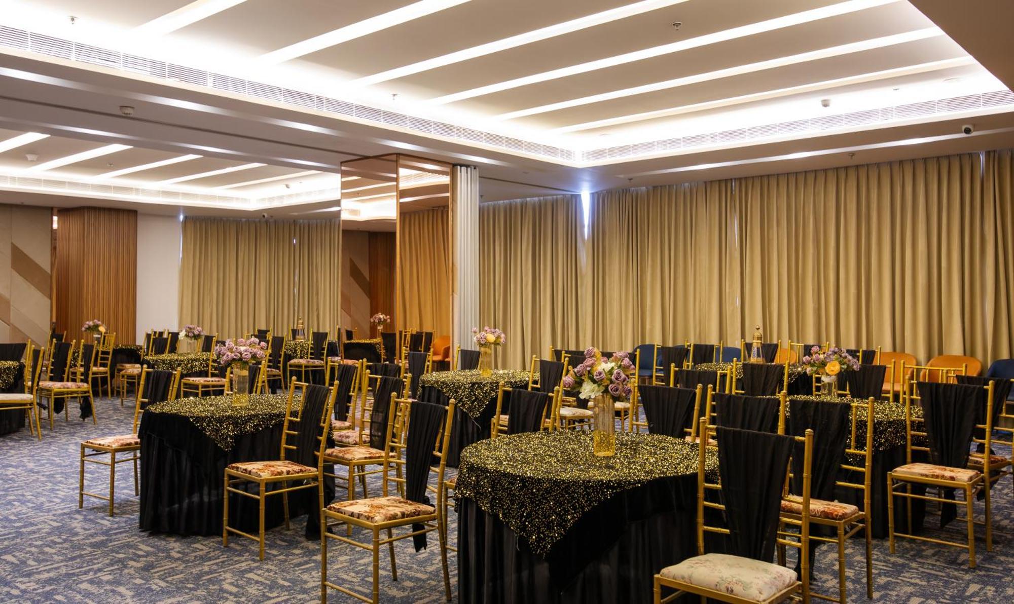 Hometel Alambagh Lucknow - A Sarovar Hotel Εξωτερικό φωτογραφία