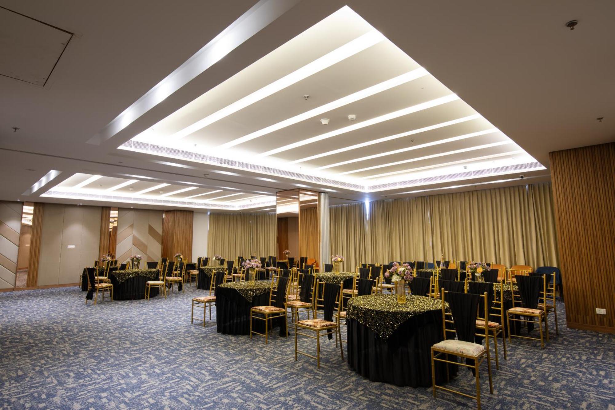 Hometel Alambagh Lucknow - A Sarovar Hotel Εξωτερικό φωτογραφία