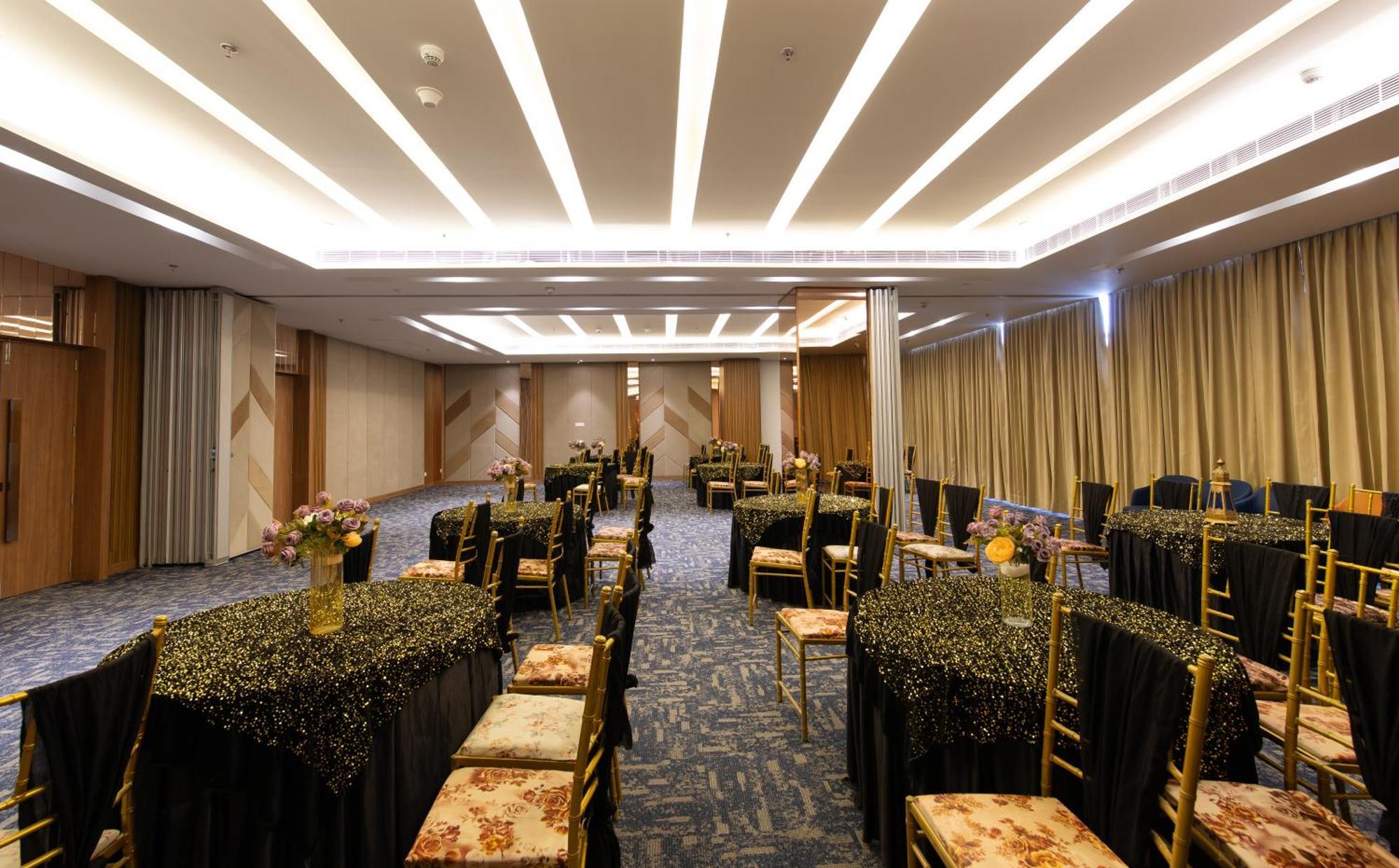 Hometel Alambagh Lucknow - A Sarovar Hotel Εξωτερικό φωτογραφία