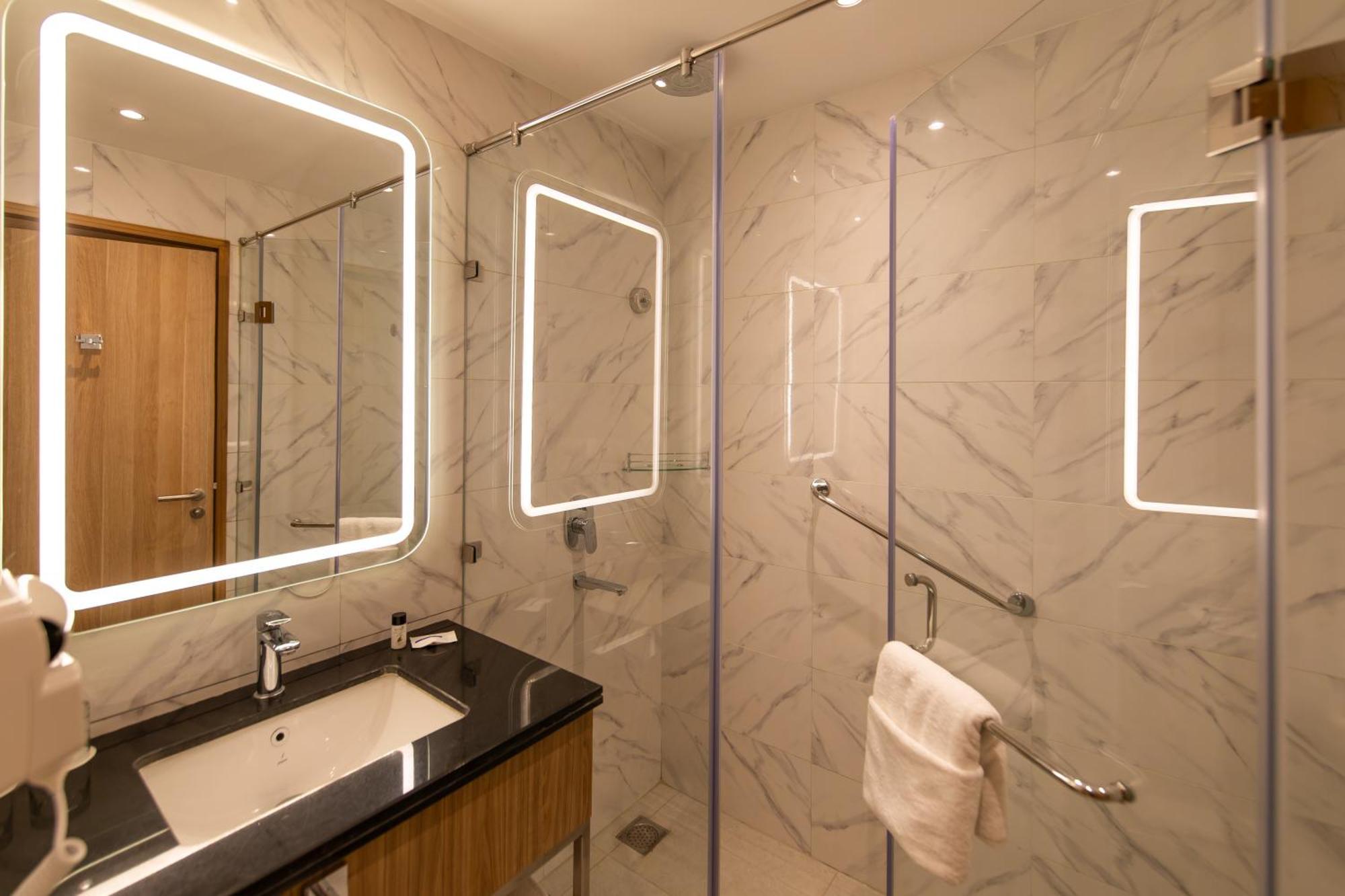 Hometel Alambagh Lucknow - A Sarovar Hotel Εξωτερικό φωτογραφία