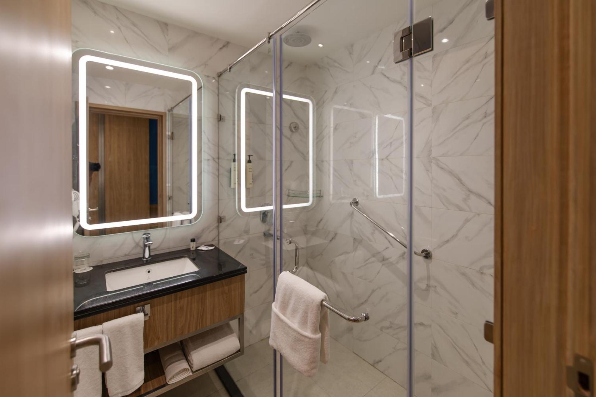 Hometel Alambagh Lucknow - A Sarovar Hotel Εξωτερικό φωτογραφία