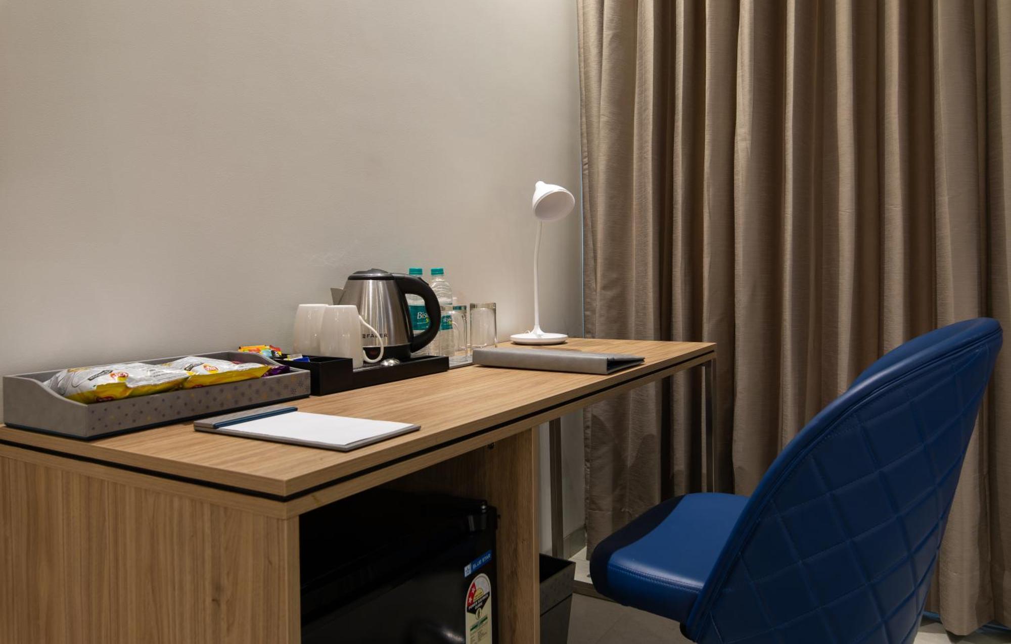 Hometel Alambagh Lucknow - A Sarovar Hotel Εξωτερικό φωτογραφία
