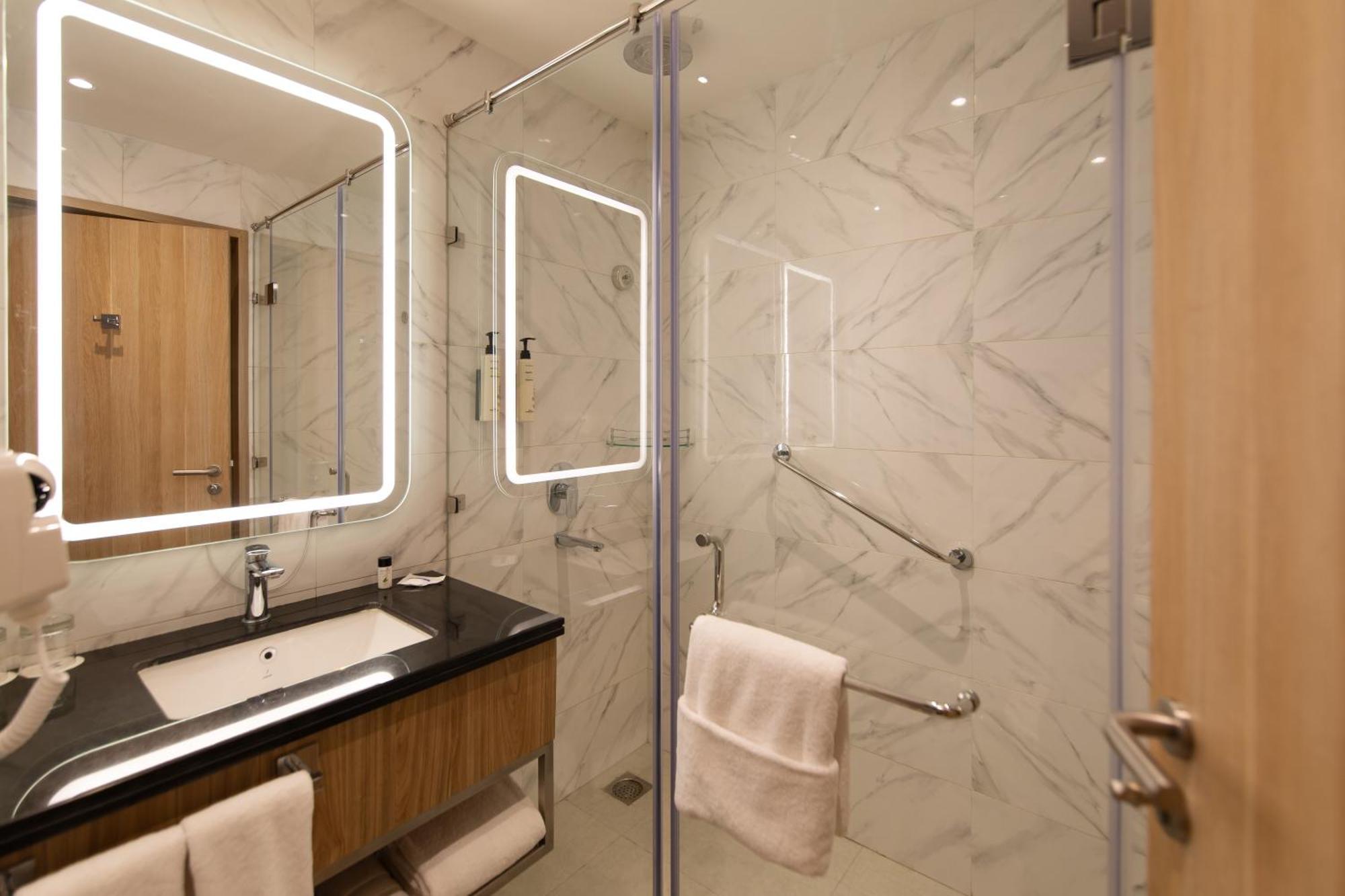 Hometel Alambagh Lucknow - A Sarovar Hotel Εξωτερικό φωτογραφία