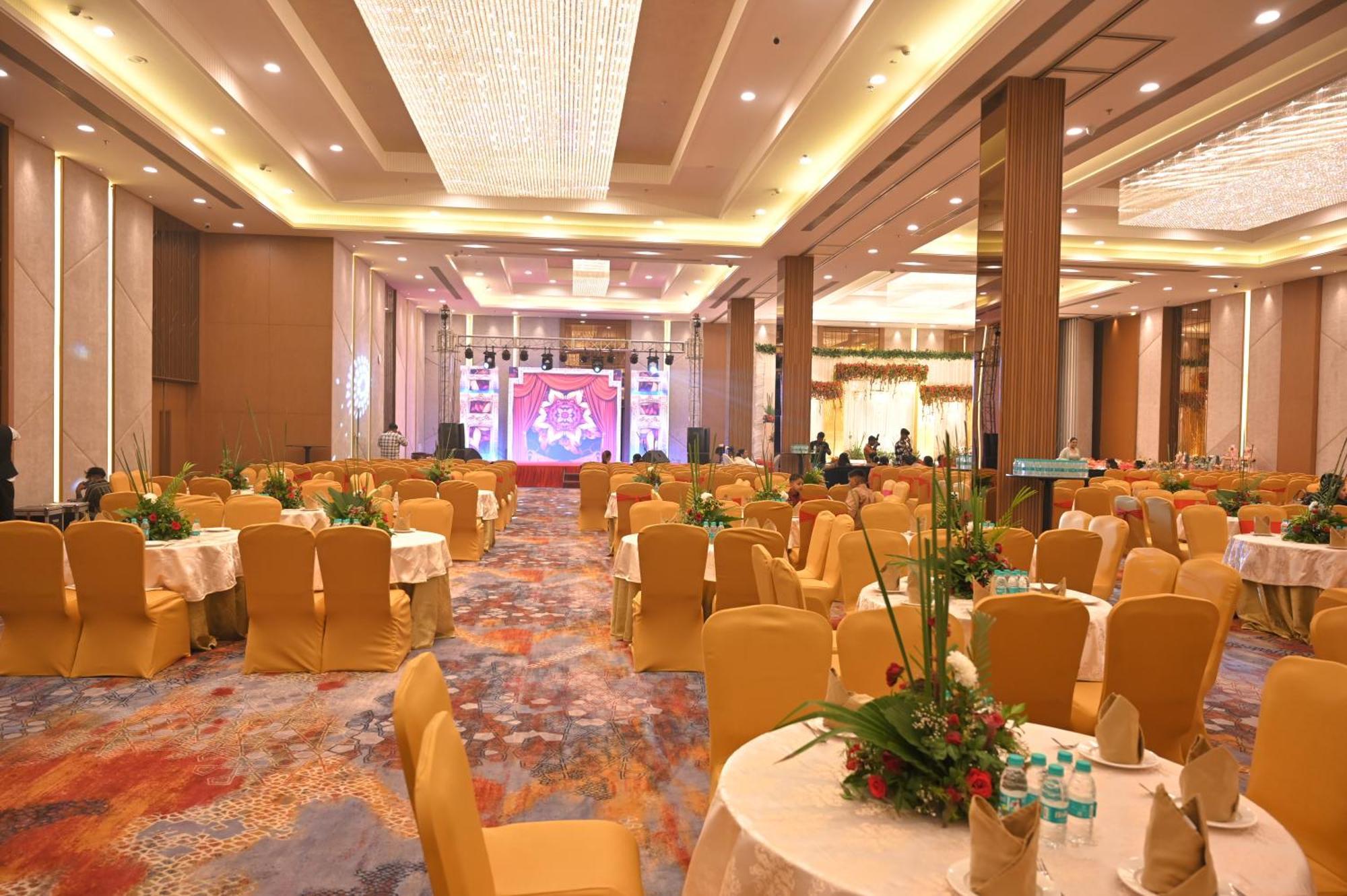 Hometel Alambagh Lucknow - A Sarovar Hotel Εξωτερικό φωτογραφία